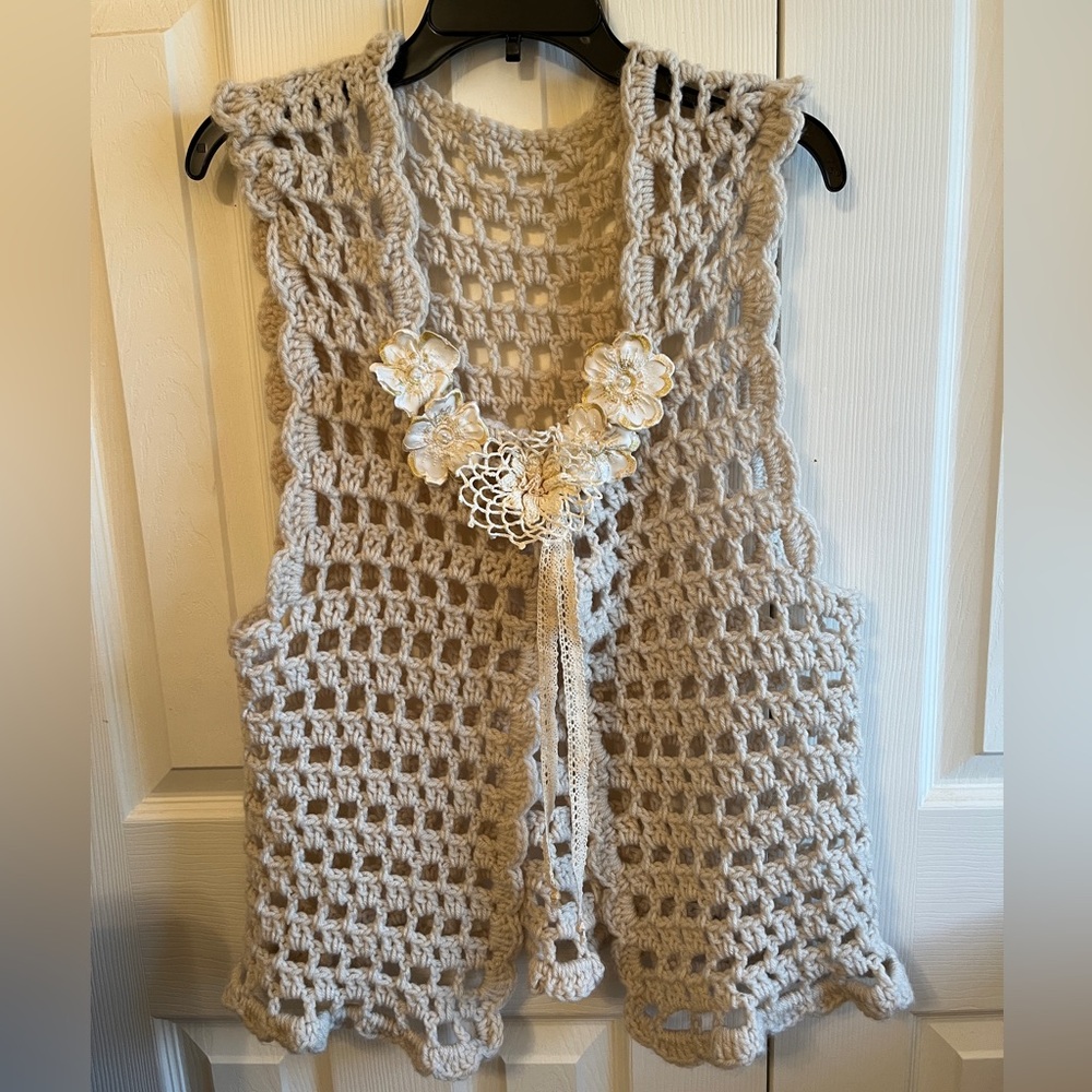 Vintage Handmade Crochet Boho Sweater Vest with Flower Appliqués Beige Cream EUC